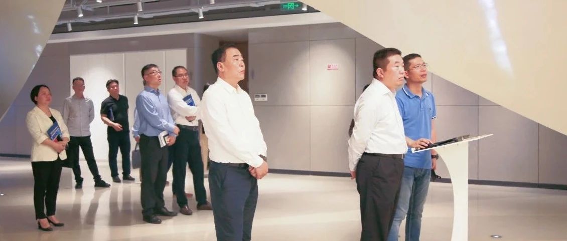 上海市市场监督治理局党组书记、局长倪俊南一行到伟德体育科技调研